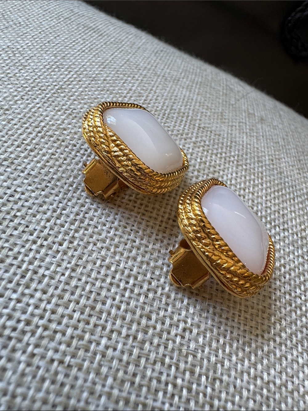 Authentic vintage 1993 Chanel Earrings w/Gripoix poured glass & gold border - Picture 11 of 16